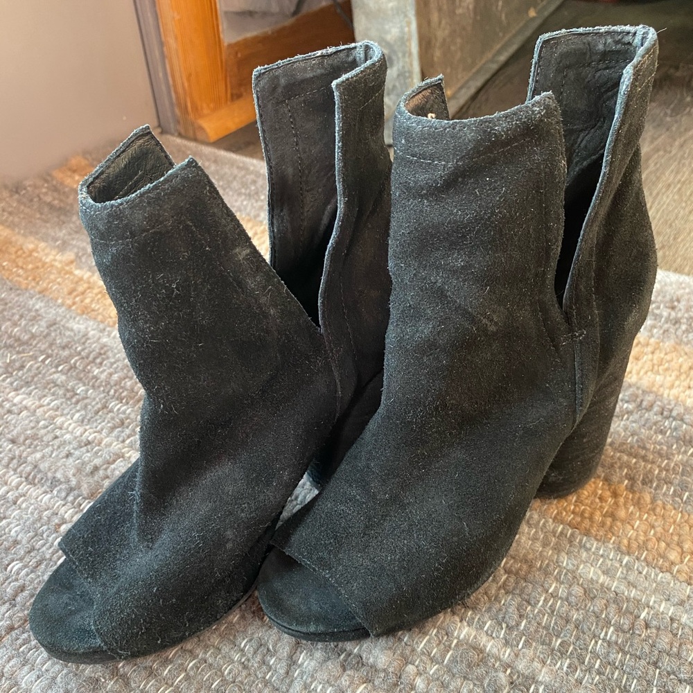 Infinity Heel Boot - Picture 2 of 5